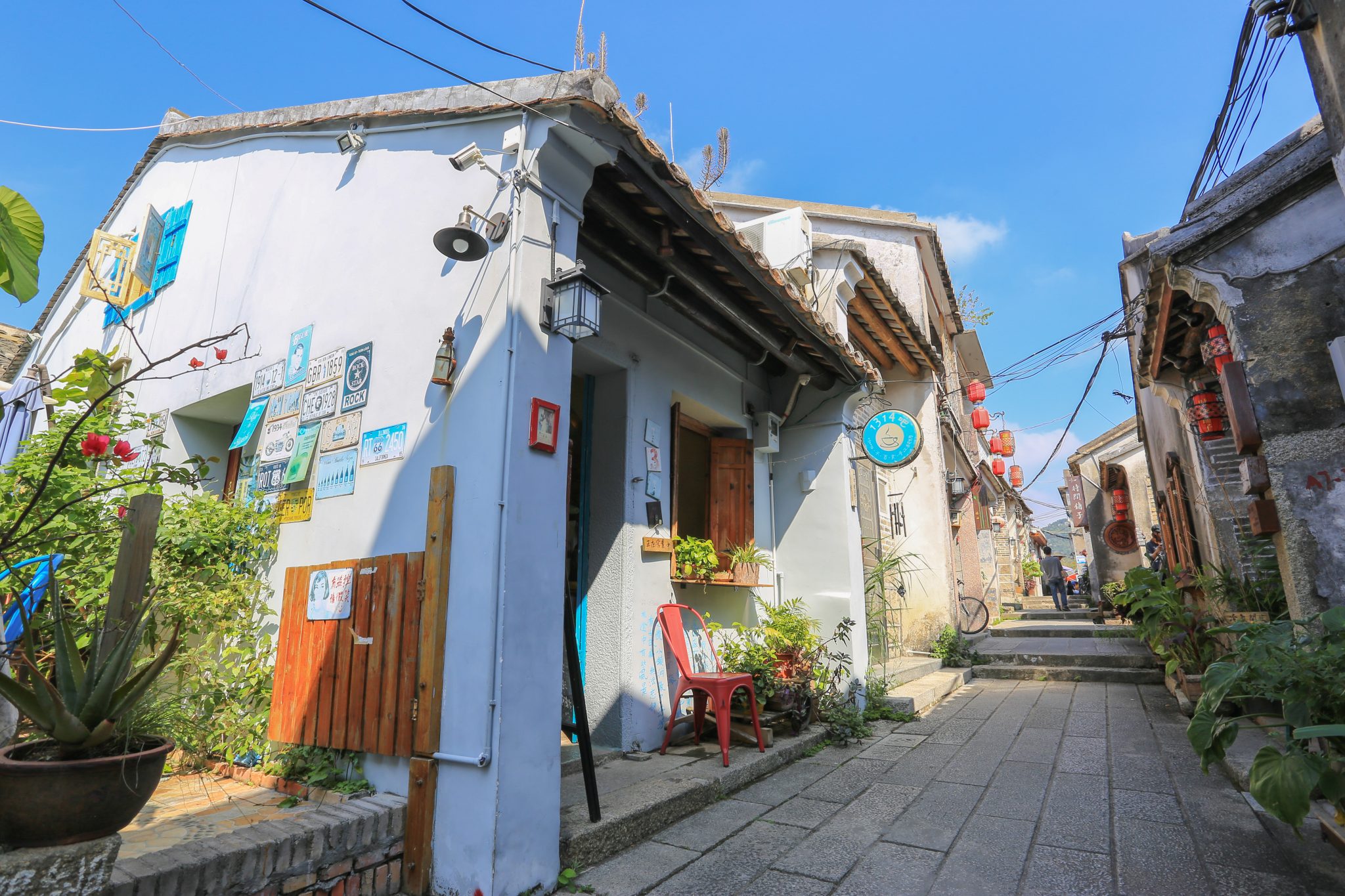 , On the Outskirts of Shenzhen: Dapeng, a New District by Alistair Heald, SDE Seadragon Education